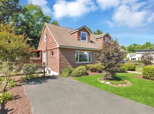 19 Cedar St, Enfield, CT 06082