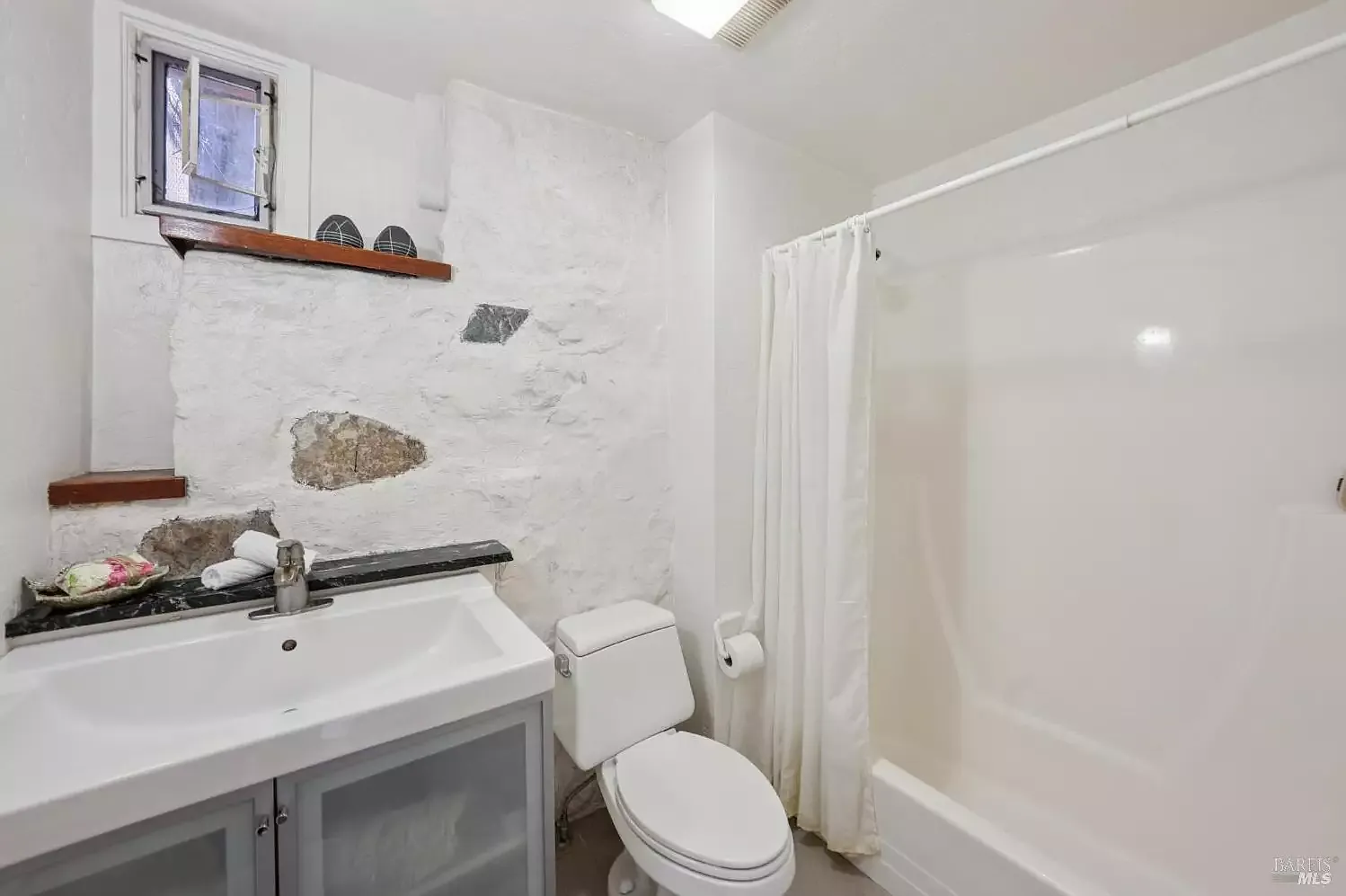 Studio, 400 sqft, $3,000 — Photo 1