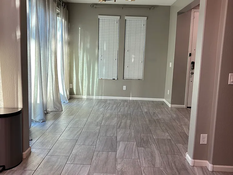 3183 S Magnolia Ln — Photo 4