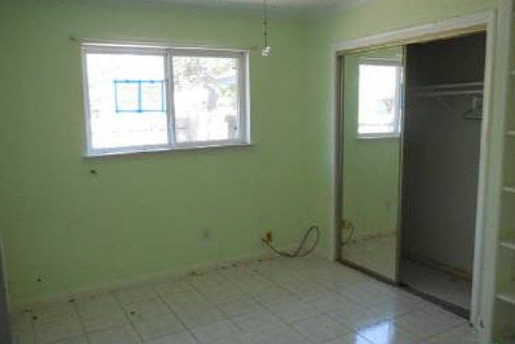 3rd image of 10511 Plainfield St