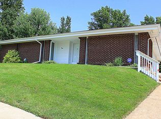 2 Zuider Zee Ct, Ballwin, MO 63011