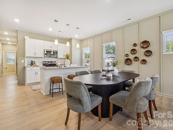 3rd image of 4636 Lakeview Rd #7