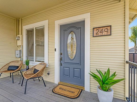 4th image of 249 Carpenteria Rd