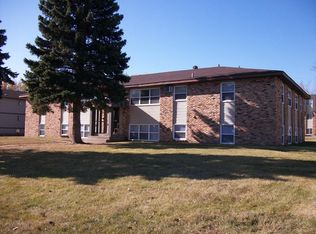 7666 Woodlawn Dr APT 7, Mounds View, MN 55112