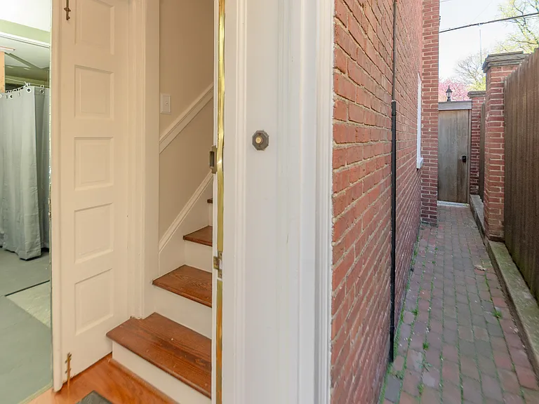 206 E Marion St #1 — Photo 7