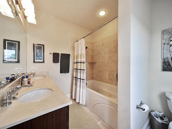 5th image of 3829 N Southport Ave #K301