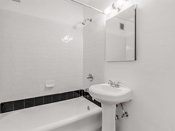 5th image of 307 E 44th St APT 1012