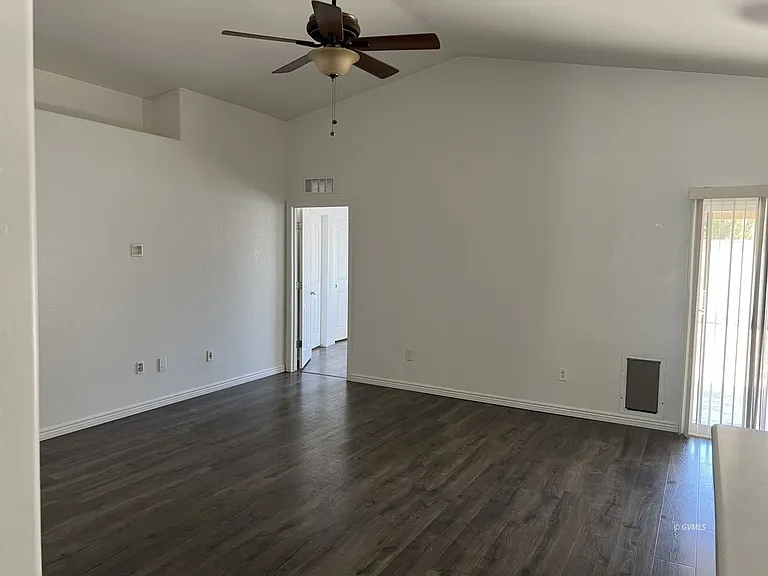 1605 E Copper Canyon Dr — Photo 3