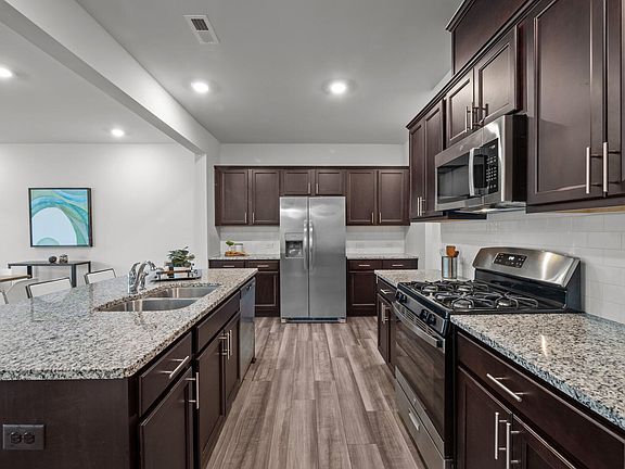 4th image of 3145 Montlawn Pl