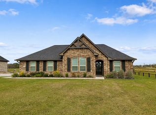 1056 Angus Trl, Angleton, TX 77515