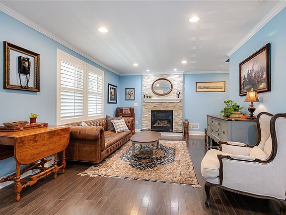 4th image of 309 Highland Ln