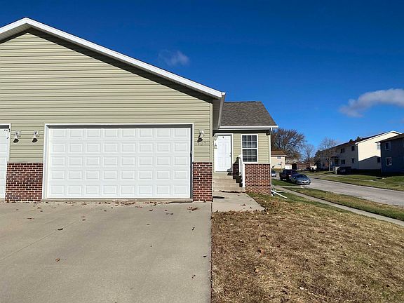 2nd image of 725-727 Sonya Dr