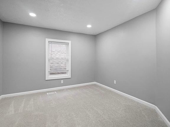 4th image of 846 N Parker Ave