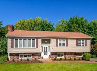 15 Eastview Dr, New Fairfield, CT 06812