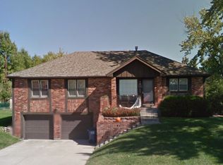 5517 Bradshaw St, Shawnee, KS 66216