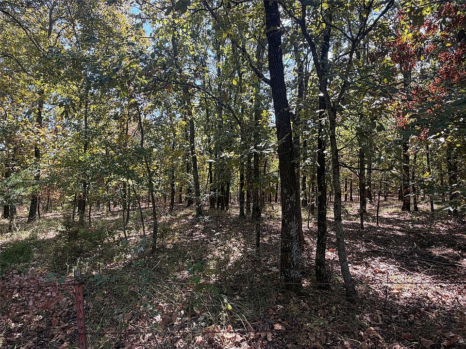 1st image of E Davis Rd