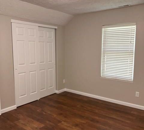 4th image of 419 N Silber Ave