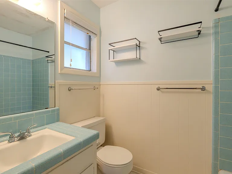 2308 Hillcrest Dr — Photo 17