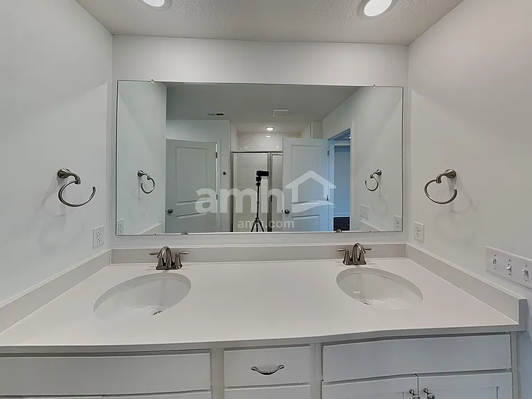 8308 Northpoint Dr — Photo 14