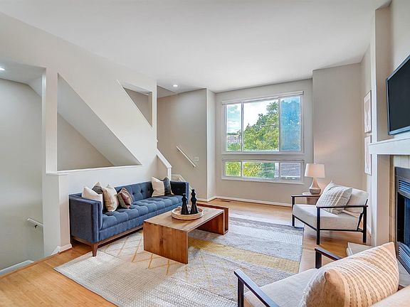 4th image of 564 Hoge St