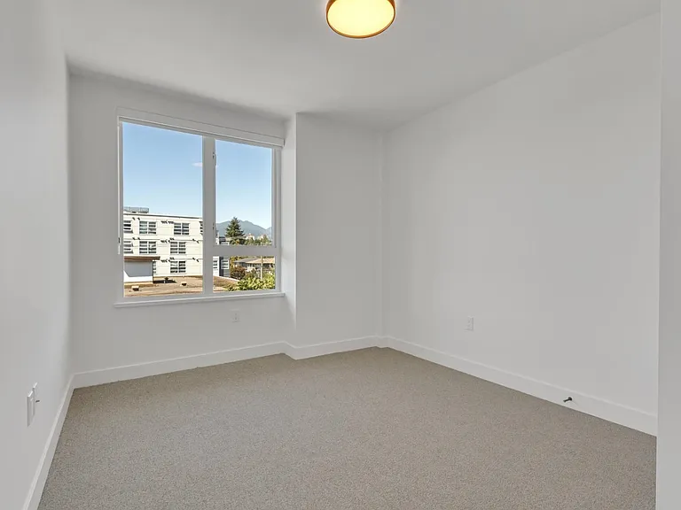 422 E 3rd St #401 — Photo 12