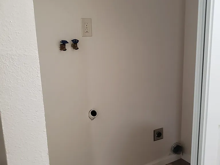 2101 NE Kane Dr — Photo 10