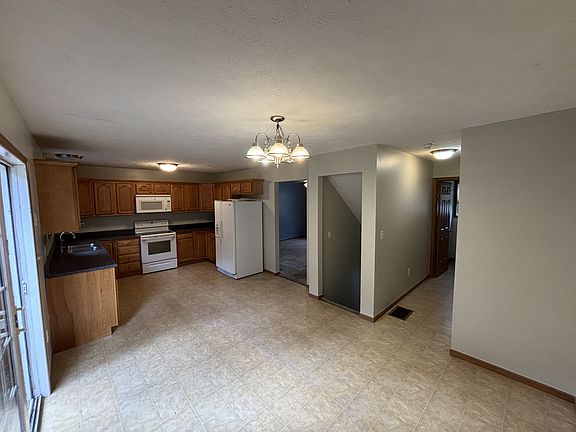 5th image of 842 Quadrilla St