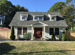 23 Musket Dr, Shirley, NY 11967