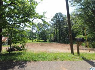 280 Day Cir, Gadsden, AL 35903