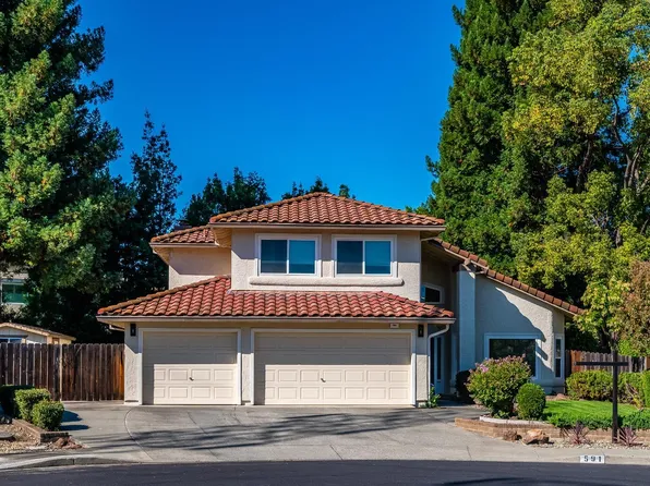 591 Arlene Dr, Vacaville, CA 95688