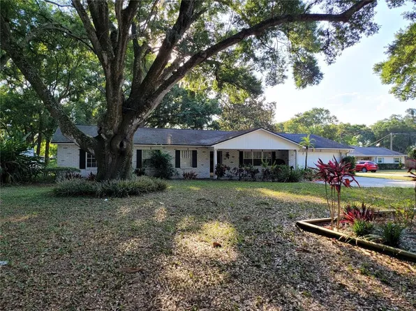 1910 Lithia Pinecrest Rd, Valrico, FL 33596