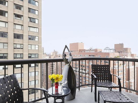 4th image of 52 E End Ave APT 21B