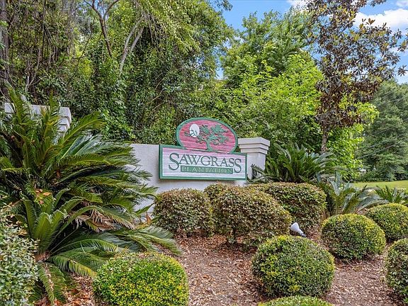4th image of 2932 Royal Palm Way
