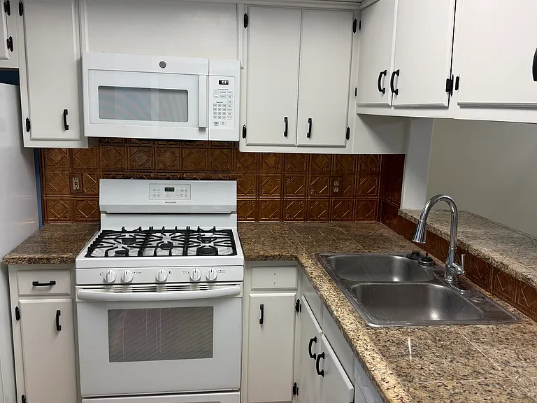 772B Barnes Mill Trce — Photo 5