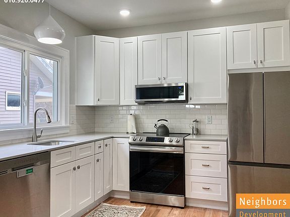 3rd image of 927 Arianna St NW