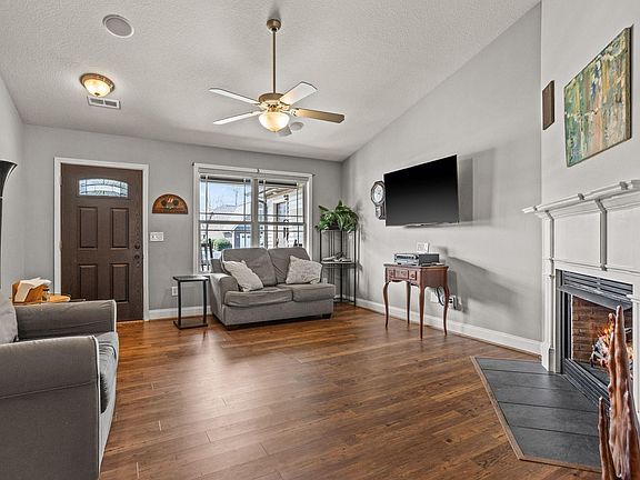 4th image of 219 Finley Hill Ct