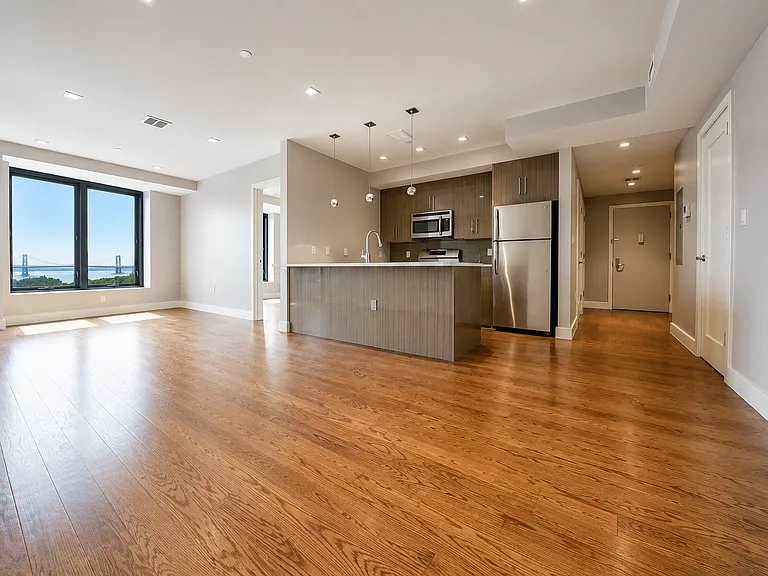 2718 Hoyt Ave S #7D — Photo 3