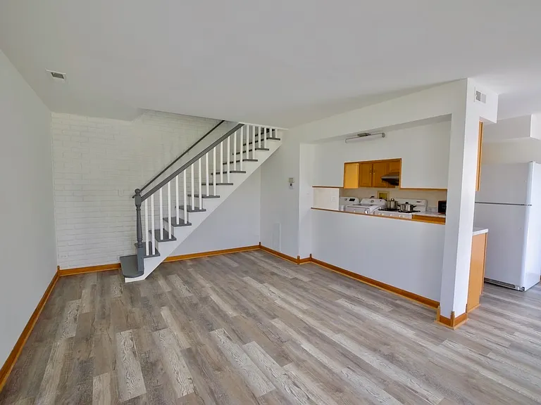 1483 Cornell Ct #1483 — Photo 10