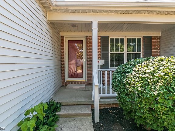 3rd image of 271 Heather Ln #10