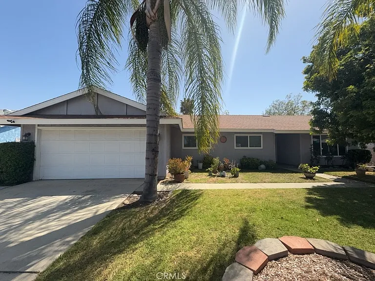 24245 Powell Pl — Photo 1