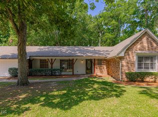 5756 Gladewood Dr, Jackson, MS 39211