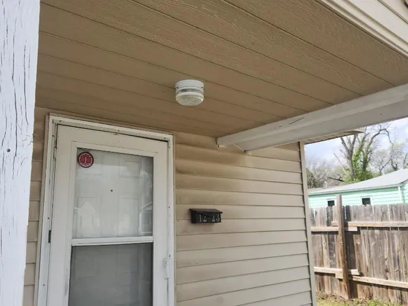 1223 N Chautauqua Ave, Wichita, KS 67214