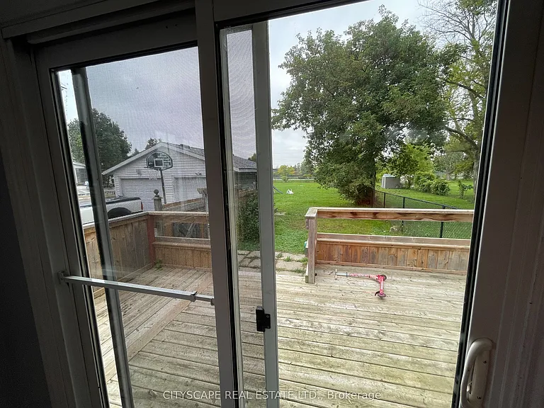 594 Bunting Rd — Photo 6