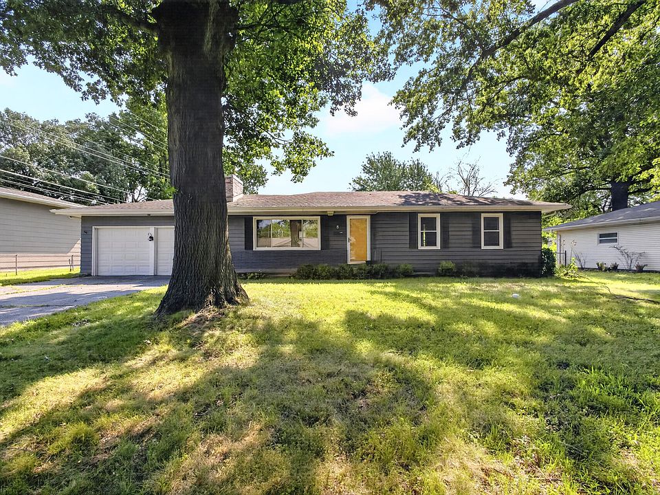 1st image of 8 Dundee Dr
