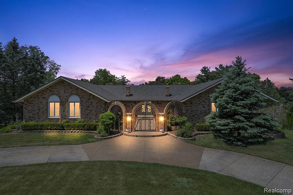 60601 Mound Rd, Washington, MI 48094 Zillow