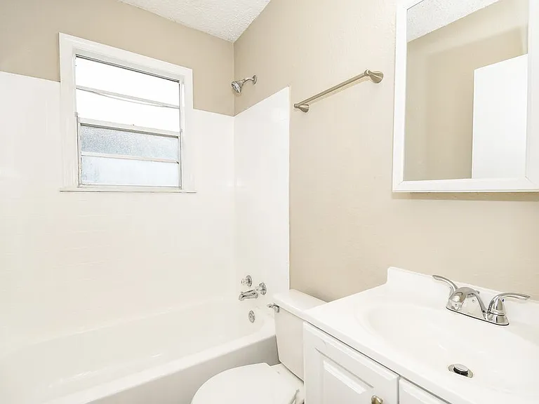 1031 Bunker Hill Blvd — Photo 10