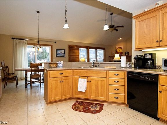 4th image of 820 Wildwood Dr