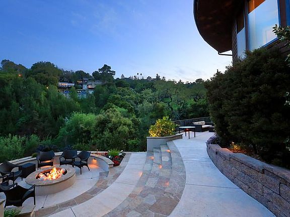 4th image of 3383 Oak Knoll Dr