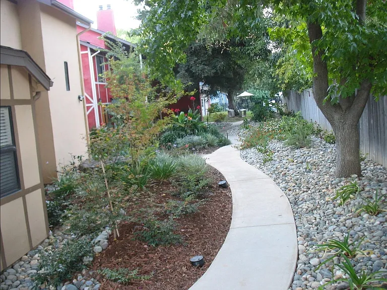 Winslow Place Apartments — Photo 3