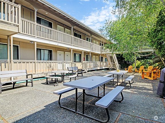 4th image of 250 Tucker Avenue #39